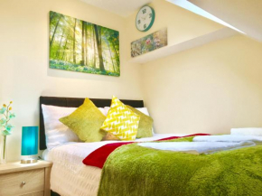 1 Bedroom Apartment, Reception ,Kitchenette, Private Bathroom